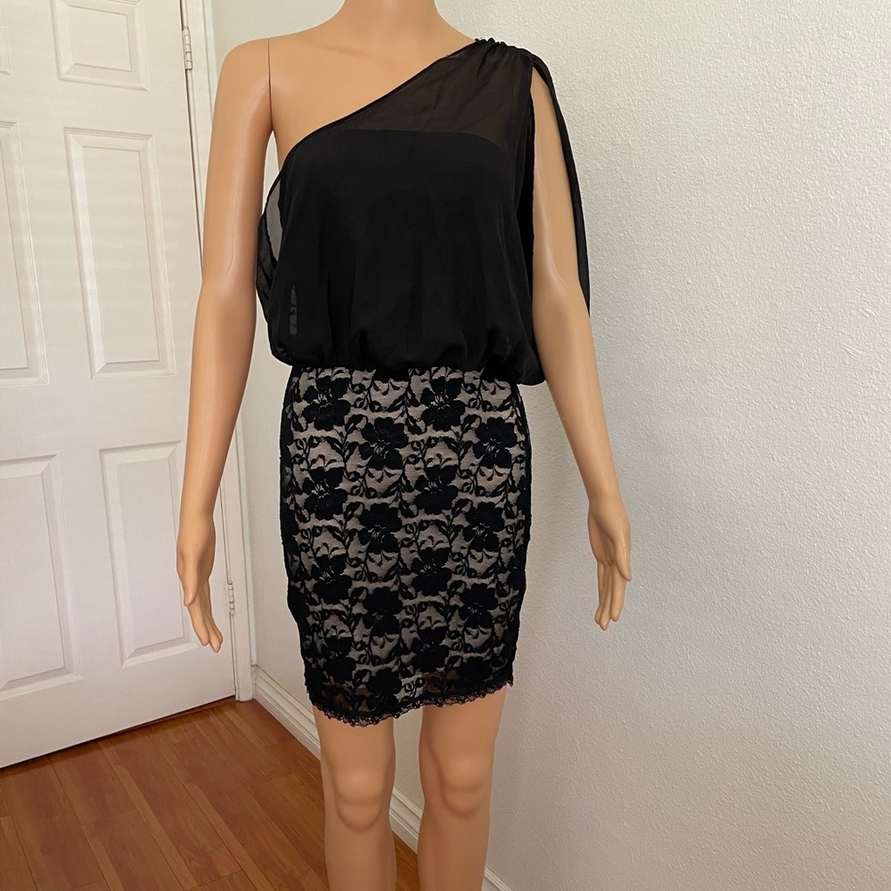 Solemio Black Mesh One-Shoulder Lace Mini Dress